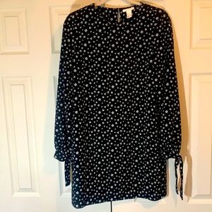 H&M Black Floral Print Shift Dress, Ribbon Sleeve Detail Size 4